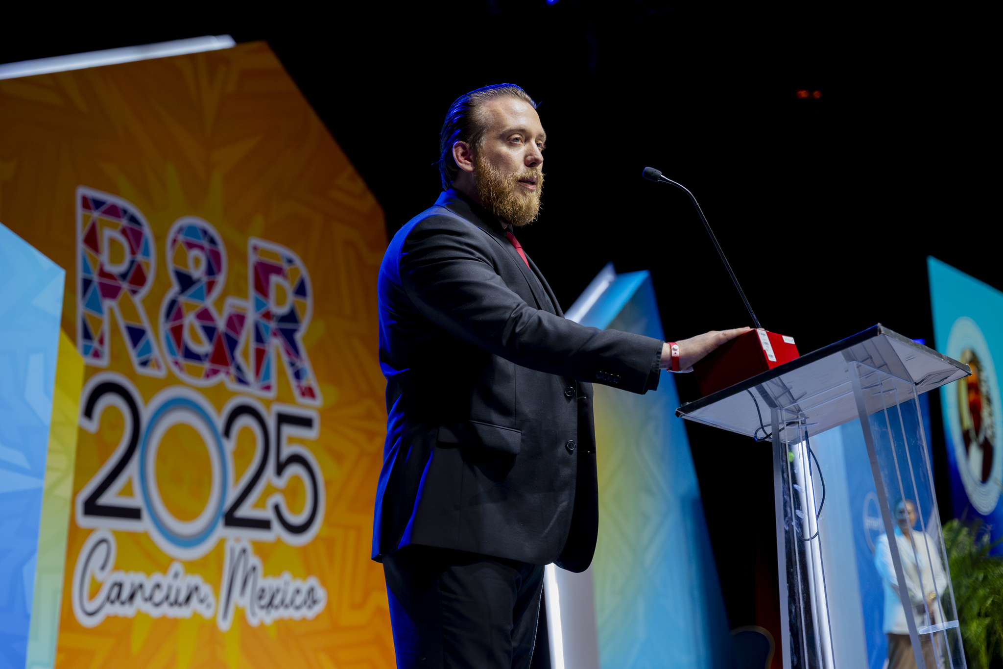 The Company Quietly Taking Over B2B Sales: Von Oben Solutions